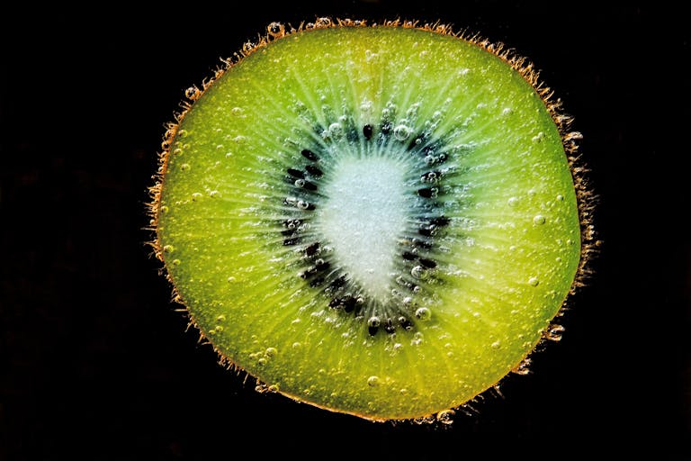 Kiwi of vitamine C supplement